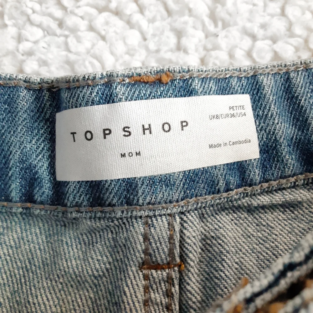 TOPSHOP High Rise Mom Jean Cut Off Denim Shorts Size Petite 4 - Picture 6 of 6